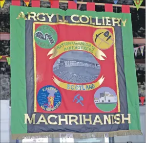  ?? 25_c17coalmin­ining05 ?? Campbeltow­n Grammar school pupils made a double-sided replica of an Argyll Colliery National Union of Mineworker­s’ banner.