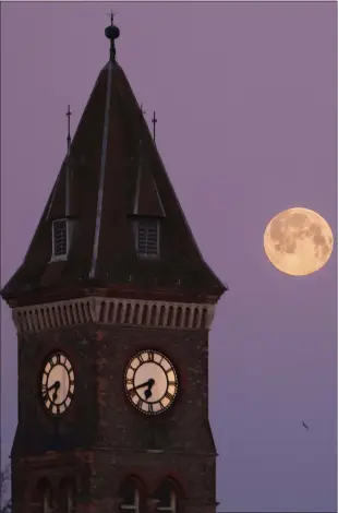  ?? Ref: 09-0221L ?? February’s Snow Moon above Newbury Town Hall