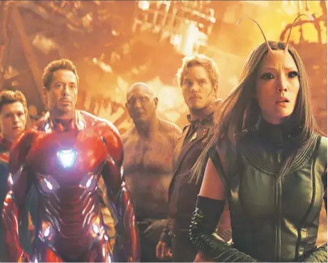  ??  ?? ►En la cinta, los Avengers se unen a los Guardianes de la Galaxia para combatir a Thanos.