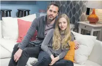  ?? CHARLES SYKES/THE ASSOCIATED PRESS ?? Thomas Sadoski and Amanda Seyfried on the set of Neil LaBute’s new play The Way We Get By.