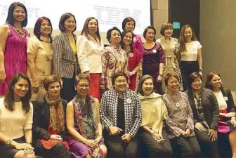  ??  ?? BPW Makati members at the Great Women ICT launch. (Standing, from left) Treasurer Carlota Tan, Chiqui Go, Philippine Commission on Women executive director Emmeline Verzosa, Smart PLDT’s Corinne Zablan, BPW Makati chairperso­n Ambassador Delia Albert,...