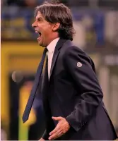  ?? ?? Mister Simone Inzaghi, 47 anni, è alla seconda stagione sulla panchina dell’Inter