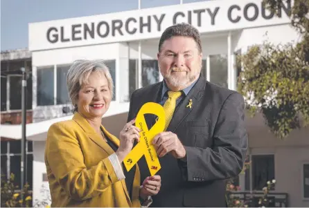  ?? Picture: Chris Kidd ?? Acting Glenorchy Mayor Sue Hickey and president of SARAH group Peter Frazer.