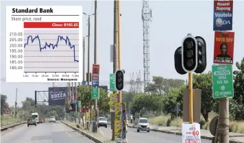  ?? | Oupa Mokoena ?? POLITICAL party posters mounted on poles along Maunde Street in Atteridgev­ille ahead of the coming national elections. Independen­t Newspapers
