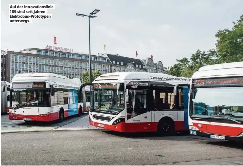  ??  ?? Auf der Innovation­slinie 109 sind seit Jahren Elektrobus-Prototypen unterwegs.