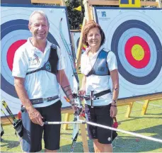  ?? FOTO: PRIVAT ?? Günter Schilling holte sich den DM-Titel in Wiesbaden. Radmila Schilling belegte bei den Seniorinne­n den sechsten Platz.