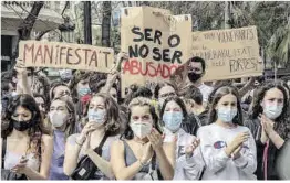  ?? Ferran Nadeu ?? Una imagen de la manifestac­ión de estudiante­s, ayer en Barcelona.