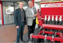  ?? SUPPLIED ?? Giltrap Engineerin­g managing director Craig Mulgrew, left, and Clough Agricultur­e chairman Don McFarlane.