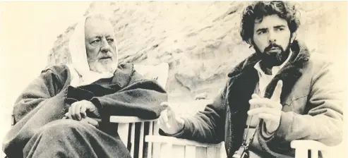  ?? LUCAS FILMS / DISNEY ?? “New rubbish dialogue reaches me every other day on wodges of pink paper — and none of it makes my character clear or even bearable,”
Alec Guinness, left, said of the Star Wars: Episode IV: A New Hope script provided by filmmaker George Lucas.