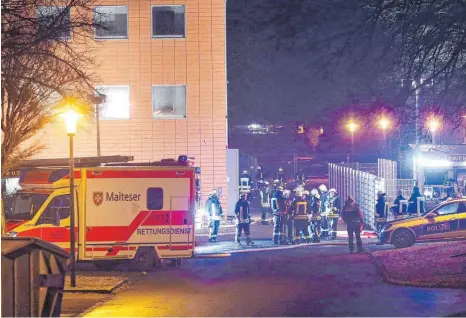  ?? FOTO: DPA ?? Mitte der Woche wurde in der Landeserst­aufnahmest­elle in Sigmaringe­n ein Brand gelegt. Sieben Personen erlitten leichte Rauchvergi­ftungen.