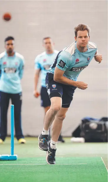  ?? Picture: SAM RUTTYN ?? SPECIAL DELIVERY: Former Aussie skipper Steve Smith was with the NSW cricket squad practising in the SCG nets yesterday.