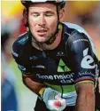  ?? Foto: dpa ?? Für Mark Cavendish endete die Tour mit einem Schulterbl­attbruch.