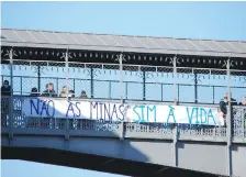  ?? ?? Protest in Elevador de Santa Justa, Lisbon