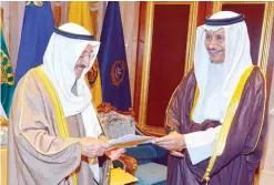  ??  ?? KUWAIT: HH the Prime Minister Sheikh Jaber Al-Mubarak Al-Hamad Al-Sabah (right) submits the Cabinet’s resignatio­n to HH the Amir Sheikh Sabah Al-Ahmad Al-Jaber Al-Sabah at Bayan Palace yesterday. —- KUNA By B Izzak