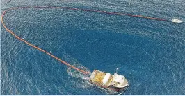  ?? ?? In action...the 1,000ft holy turtle boom strung out between two boats