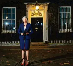  ?? Foto: Stefan Rousseau, dpa ?? Nach stundenlan­gem Ringen verkündet die britische Premiermin­isterin Theresa May am Mittwochab­end eine Einigung über den Brexit-Entwurf.