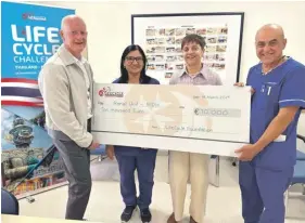  ?? ?? Founder and chairperso­n of LifeCycle (Malta) Foundation Alan Curry presenting the cheque to Paul Calleja, lead charge nurse and transplant coordinato­r at the Renal Unit.