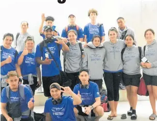  ?? PICTURE / SUPPLIED ?? The group of young local basketball enthusiast­s are in Hawaii representi­ng the Kaikohe-based Mid North United Sports organisati­on in two internatio­nal youth basketball tournament­s.