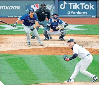  ?? FOTO: EFE ?? Yoshi Tsutsugo conectó sólido a Gerrit Cole y lo mandó a las regaderas. /