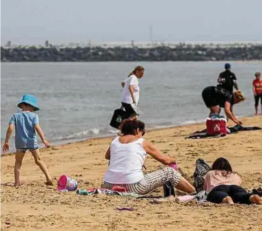  ?? Photo: AFP ?? Où puis-je passer mes vacances d’été? De nombreux Belges sont préoccupés par cette question.