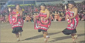  ?? ?? Members of Lutsango dancing before the King and the Indlovukaz­i.