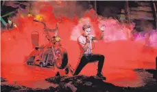  ?? FOTO: STAGE ENTERTAINM­ENT ?? Robin Reitsma spielt in „Bat Out of Hell“, dem Musical mit den Hits von Meat Loaf.