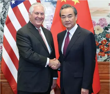  ?? PHOTO AFP ?? Le secrétaire d’état américain Rex Tillerson a rencontré son homologue chinois Wang Yi, samedi, au cours d’une visite officielle à Pékin.