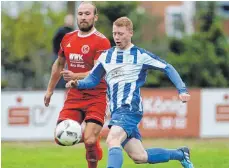  ?? FOTO: VOLKER STROHMAIER ?? Laupheims Robin Biesinger muss wegen seiner Gelb-Roten Karte im Spiel bei Ehingen-Süd gegen Rutesheim aussetzen.