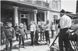  ??  ?? STOMPA: Fasaden av Frogner gård var Langåsen skole i Stompa-filmene på 60-tallet.