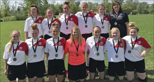  ?? SUBMITTED PHOTO BY STACEY DYCK ?? The Swift Current United U17 Girls won gold at the Bridge City Summer Classic in Saskatoon on June 15-17.