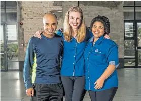  ??  ?? CHANCE TO SHINE: Port Elizabeth actors Benito Carelsen, Lize-Mari Arthur, centre, and Heather Baartman star in SABC 2 comedy drama series ‘Kniediep in die Warm Water’, which was shot in the city