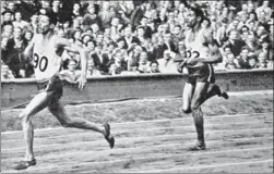  ?? PA IMAGES VIA GETTY IMAGES ?? Jamaica’s Herb McKenley leads the men's 400m final at London 1948, followed by his countryman and eventual winner Arthur Wint.