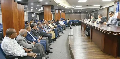  ?? F. EXTERNA ?? Reunión de la Mesa Técnica de la JCE con delegados de partidos políticos.