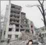  ?? REUTERS ?? Rescuers work at the site of a destroyed building during a Russian missile strike in Chernihiv, Ukraine, on Wednesday.