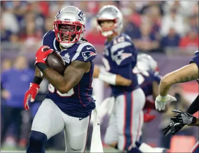  ?? / lmzartwork­s.com ?? The Patriots weren’t in search of new offensive weapons going into the regular season, but when Antonio Brown became available Saturday, the reigning Super Bowl champion snapped up the former All-Pro receiver.