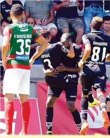  ??  ?? Marega marcou ao Marítimo pelo V. Guimarães