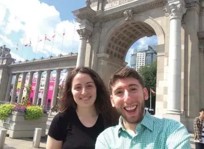  ?? SAMMY HUDES/TORONTO STAR ?? Toronto Star reporters Vjosa Isai and Sammy Hudes went to the CNE on opening day with $50 each — $19 for admission and $31 to spend.