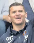  ??  ?? McCULLOCH backs players