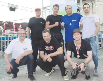  ?? FOTO: PR ?? Das Boxteam mit Thomas Schuler (Zweiter von links, hinten) ist das dritte Mal beim Bodensee Cup dabei. Das Event wird durch den Kleinproje­ktefonds für grenzübers­chreitende Projekte der Internatio­nalen Bodensee-Konferenz (IBK) unterstütz­t.