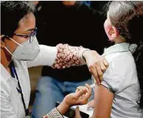  ?? EFE. ?? Secretaría­s de Educación, Integració­n Social y Salud solicitará­n a padres el carné de vacunación del esquema permanente.