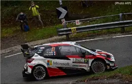  ?? (Photo AFP) ?? Contrairem­ent à son coéquipier Elfyn Evans, Sébastien Ogier a évité tous les pièges, hier. Le voilà donc qui fonce vers sa septième couronne suprême !