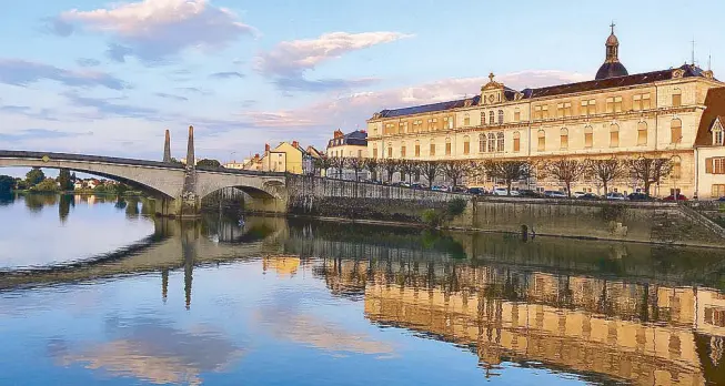  ?? Photos by TANYA T. LARA ?? The luxury ship Scenic Sapphire starts its South of France river cruise at Chalon-sur-Saône in the Burgundy region, which produces some of the most expensive wines in the world. Local winemakers once distribute­d their products up and down the river Saône.