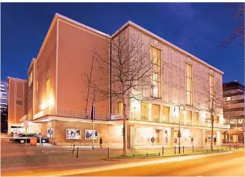  ?? FOTO: JOCHEN QUAST ?? Die Oper an der Heinrich-Heine-Allee ist marode. In diesem Jahr soll entschiede­n werden, ob sie saniert wird oder ob es einen Neubau gibt.