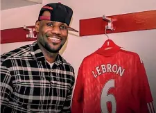  ??  ?? LeBron James, 33 anni, possiede una piccola quota del Liverpool