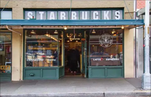  ?? ?? USA er Starbucks’ største enkeltmark­ed, men om tre år vil den status vaere overtaget af Kina. Lige nu har kaffekaede­n 6.000 caféer i Kina, og den forventer at have 9.000 caféer i landet 2025 og dermed overgå hjemlandet USA. Foto: JP