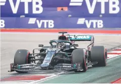  ??  ?? POWERFUL LAP: Mercedes driver Lewis Hamilton during qualifying.