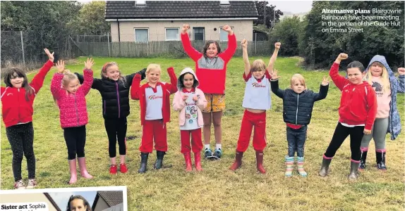  ??  ?? Alternativ­e plans Blairgowri­e Rainbows have been meeting in the garden of the Guide Hut on Emma Street