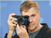  ??  ?? Americano Il regista Gus Van Sant, 65 anni, a Berlino