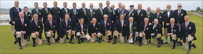  ??  ?? The American and European teams for the 10th Hickory Grail competitio­n, on the first tee at Machrihani­sh.