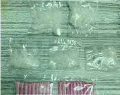  ??  ?? Photo shows the seized plastic packets that contain substance believed to be syabu.